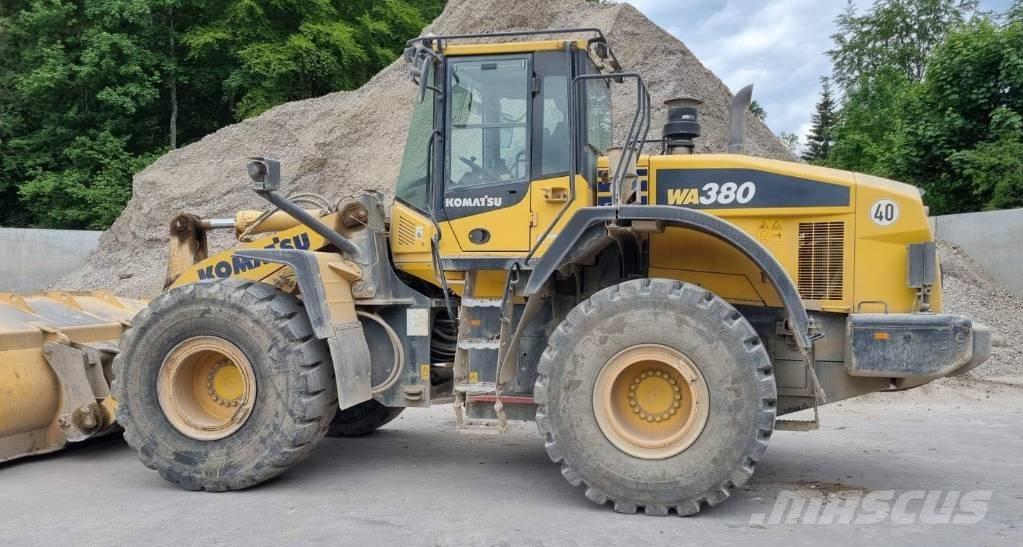 Komatsu WA 380 Chargeuse sur pneus