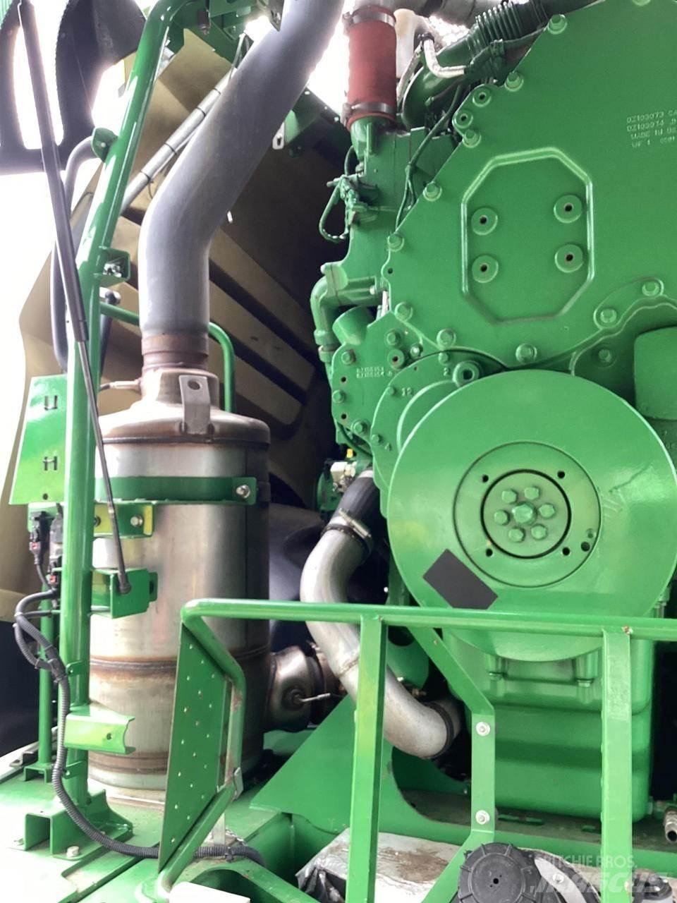 John Deere 8300 Ensileuse automotrice