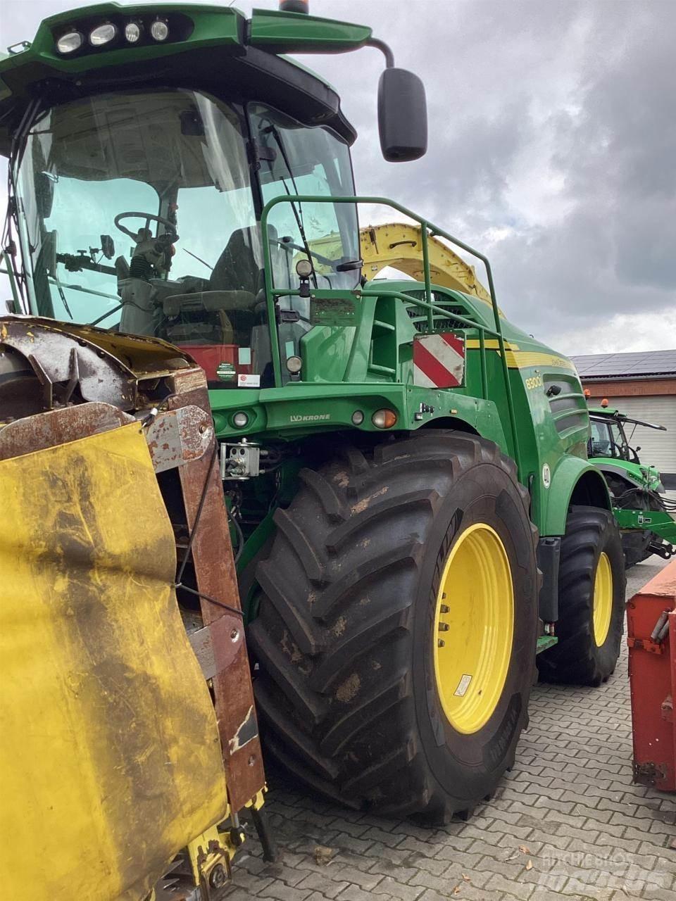John Deere 8300 Ensileuse automotrice
