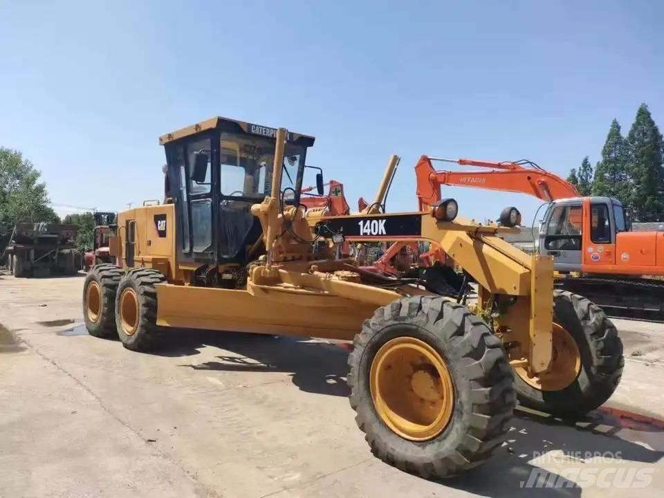 CAT 140 K Niveleuse