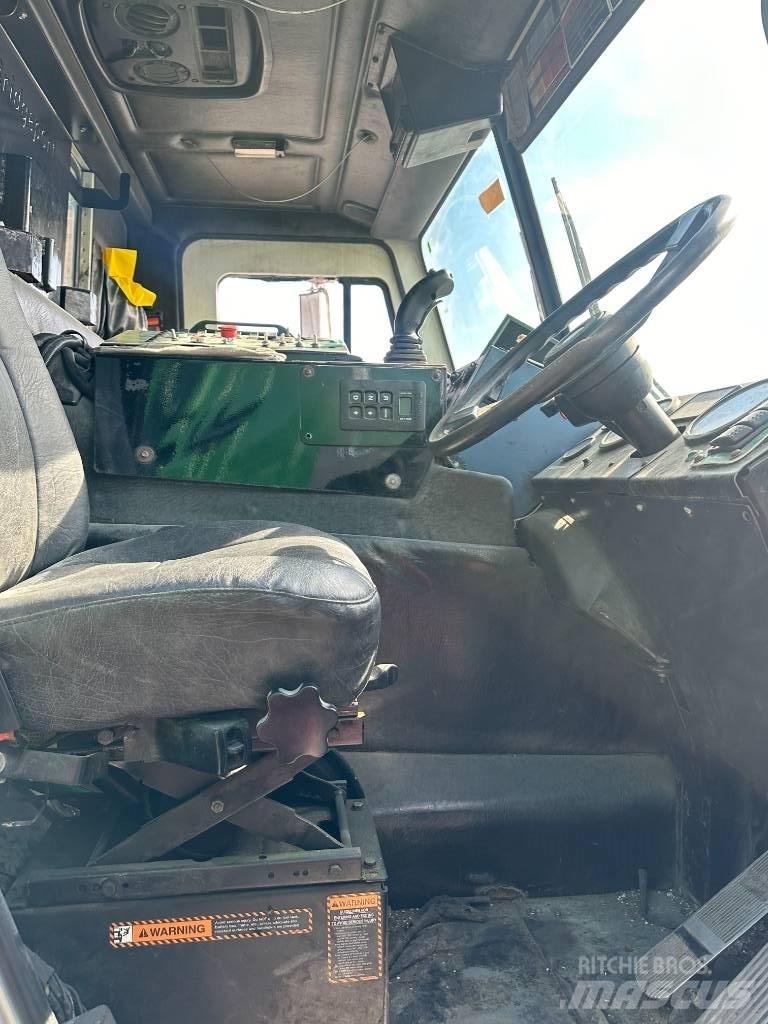 Mack LEU613 Camion poubelle