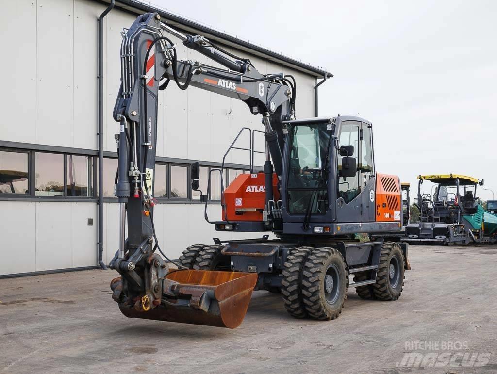 Atlas 140 W Pelle sur pneus