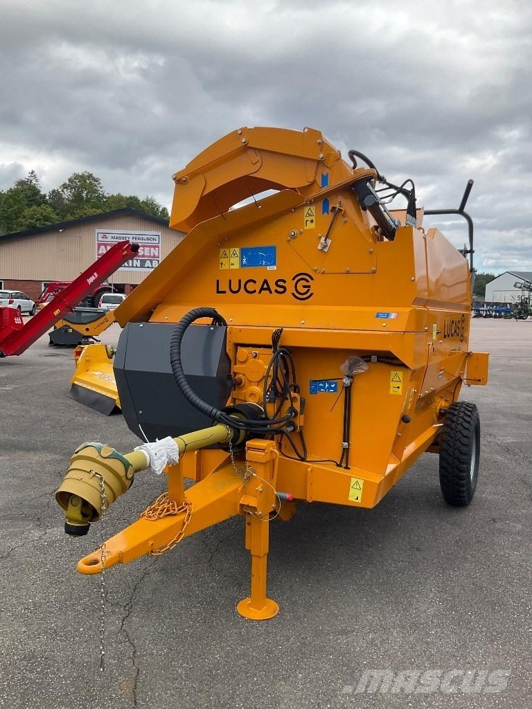 Lucas Castor + R 20 Dérouleuse, pailleuse