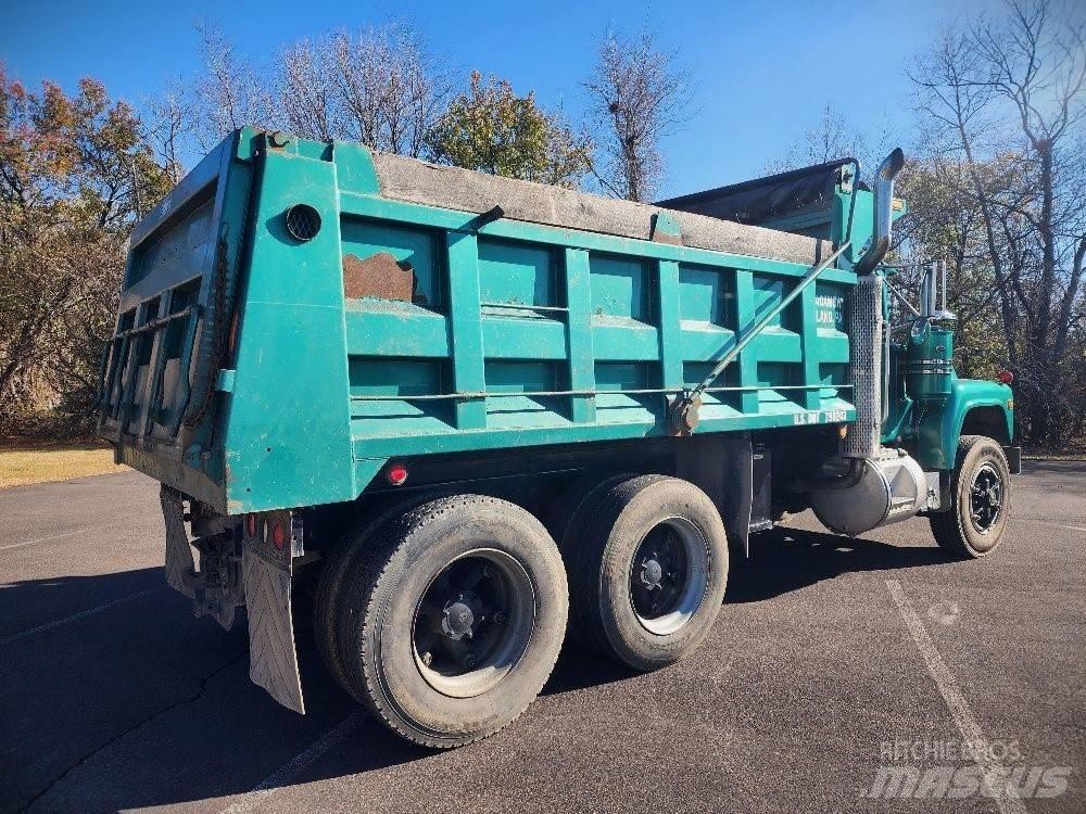 Mack 690S Camion benne