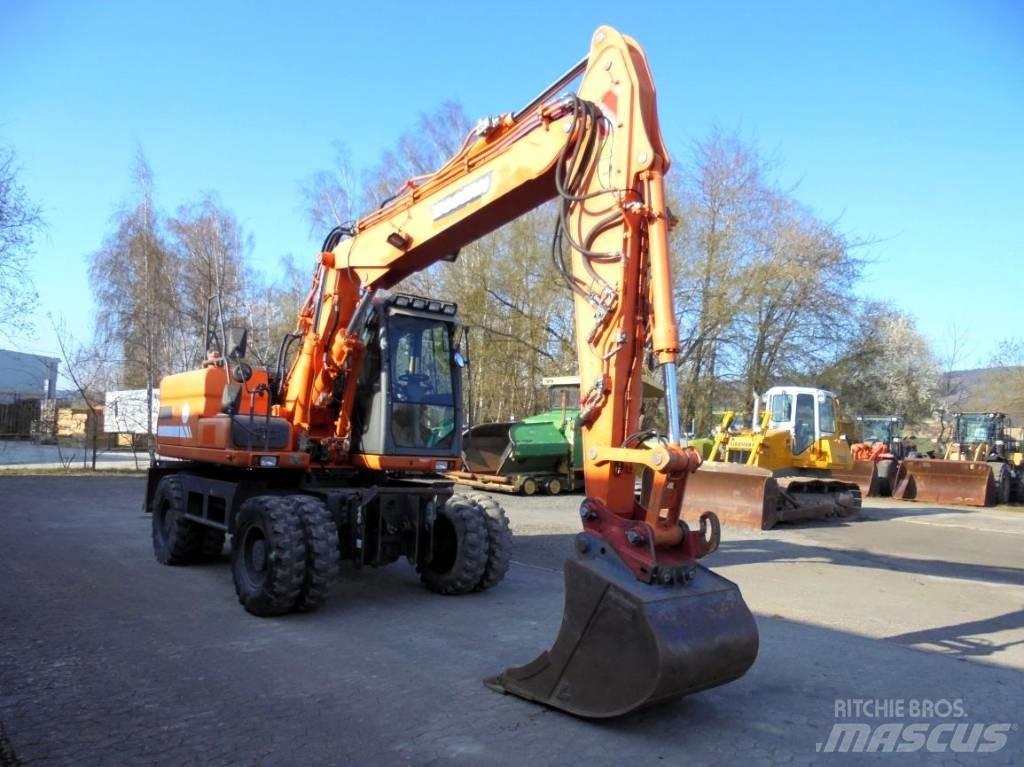 Doosan DX 160 W Pelle sur pneus