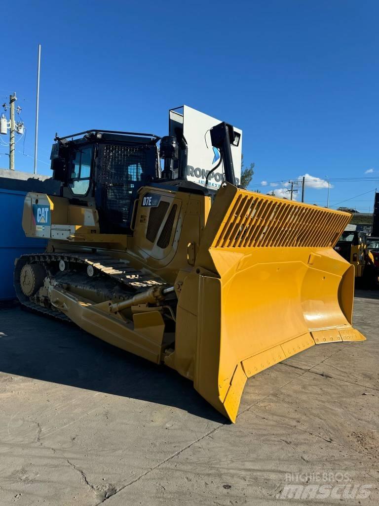 CAT D 7 E LGP Bouteurs sur chenilles