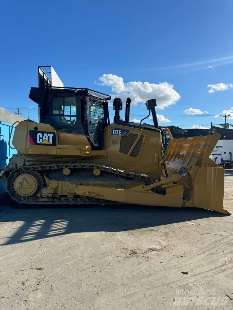 CAT D 7 E LGP Bouteurs sur chenilles