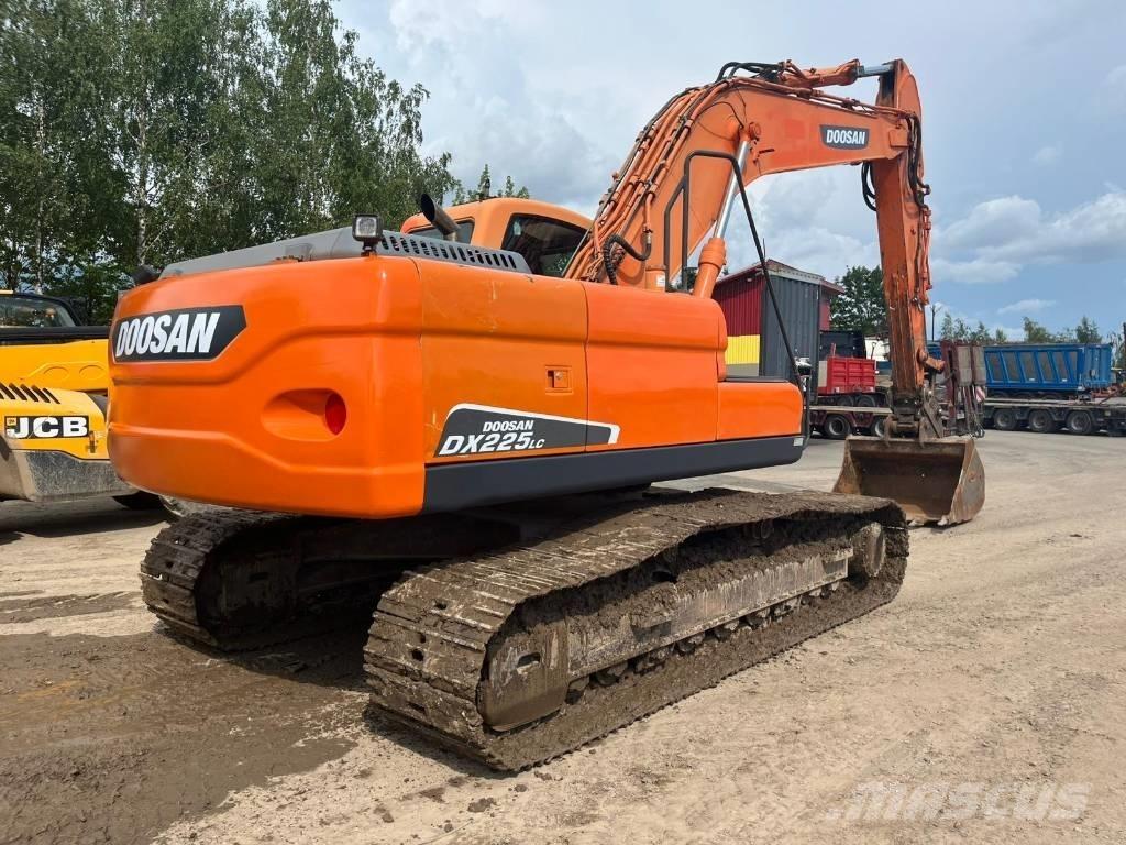Doosan DX 225 LC Pelle sur chenilles