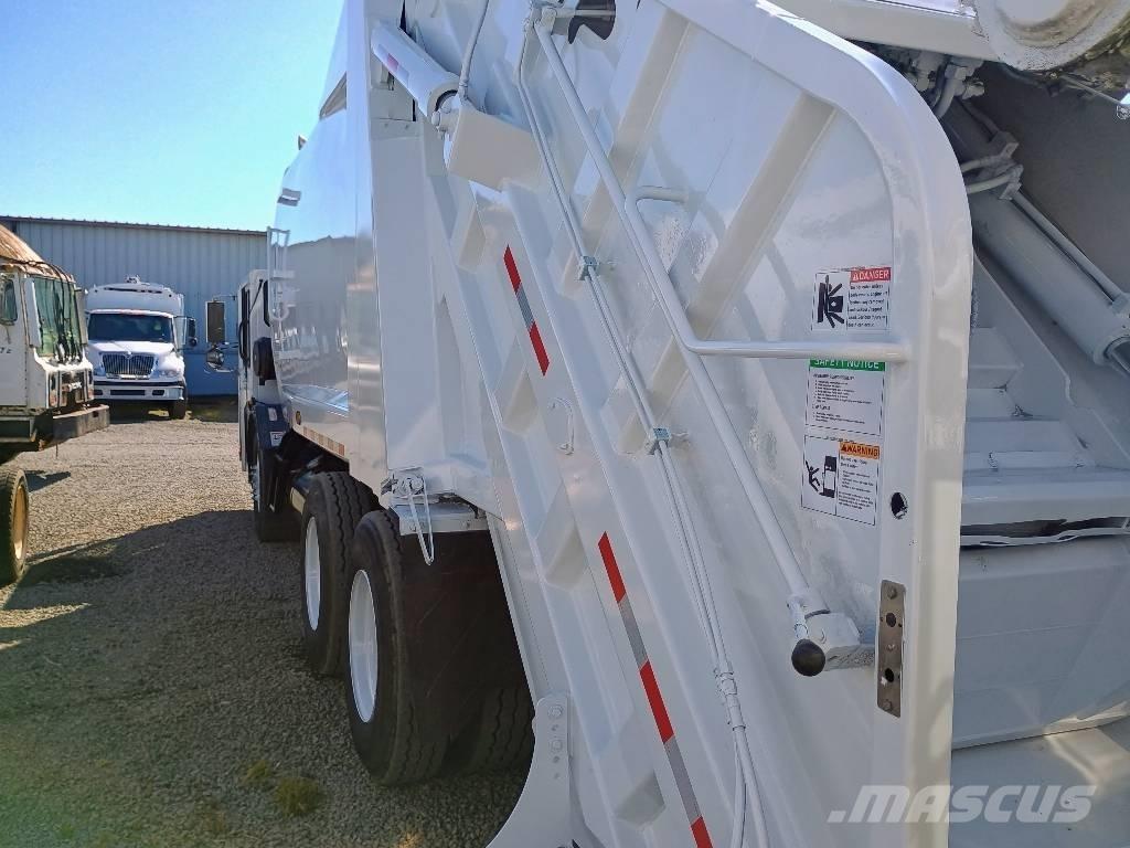 Crane Carrier LE Camion poubelle