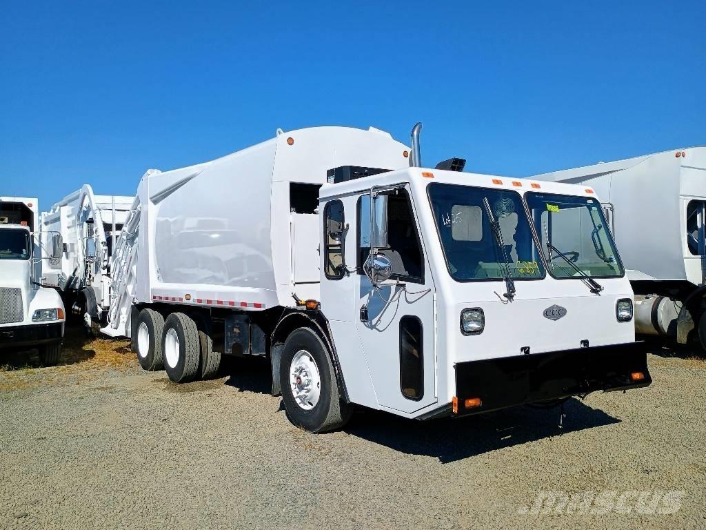 Crane Carrier LE Camion poubelle