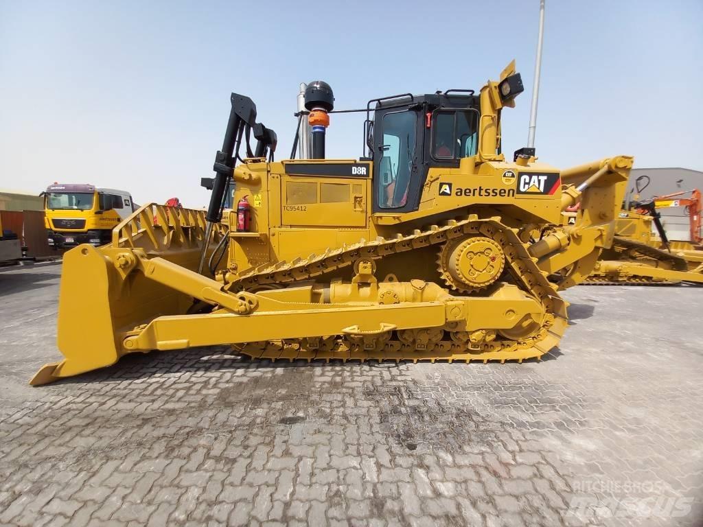CAT D8R (Abu Dhabi) Bouteurs sur chenilles
