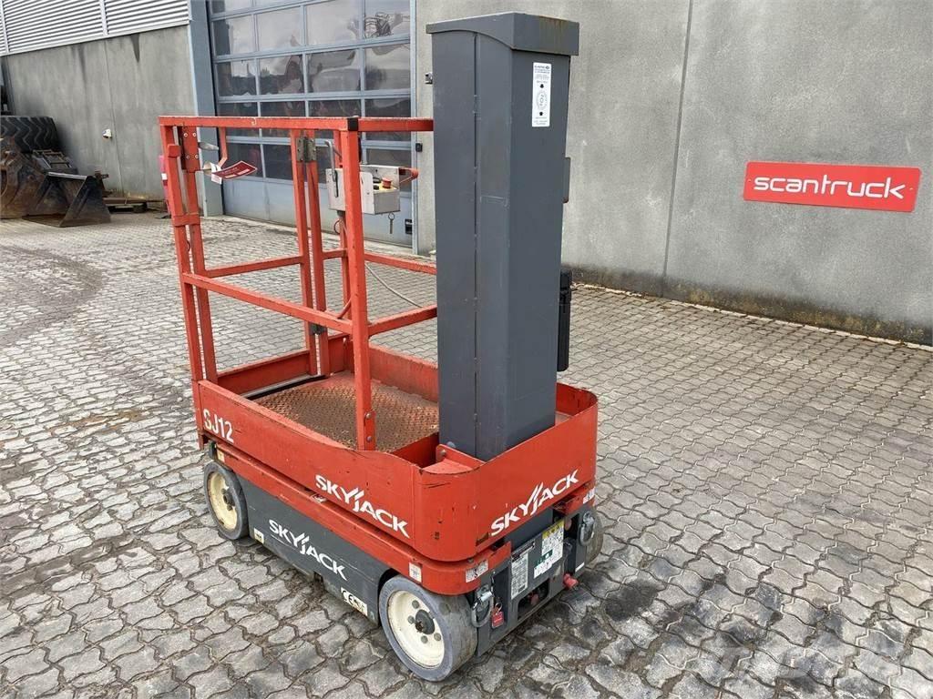 SkyJack SJ12 Mât vertical