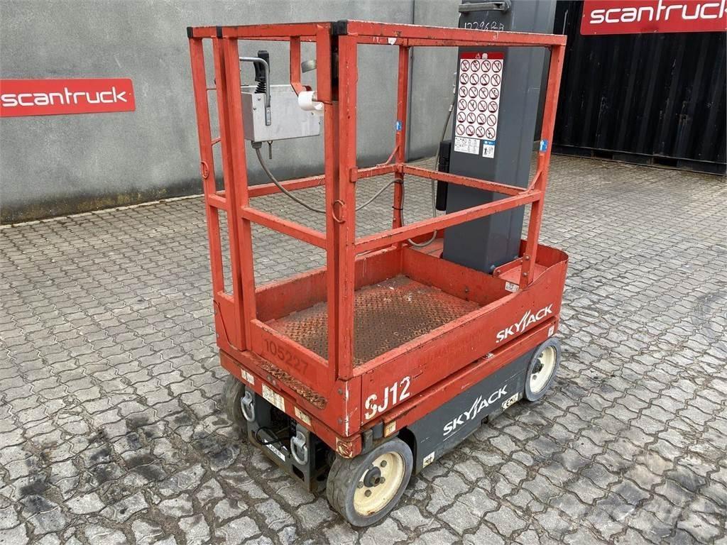 SkyJack SJ12 Mât vertical
