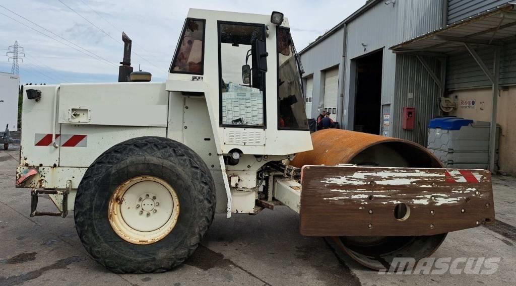 CAT CS583 C Rouleaux monocylindre