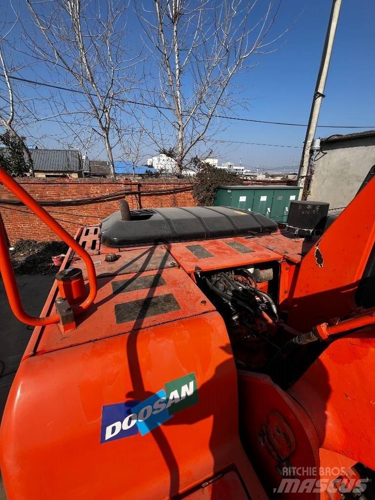 Doosan DH 225 LC-7 Pelle sur chenilles
