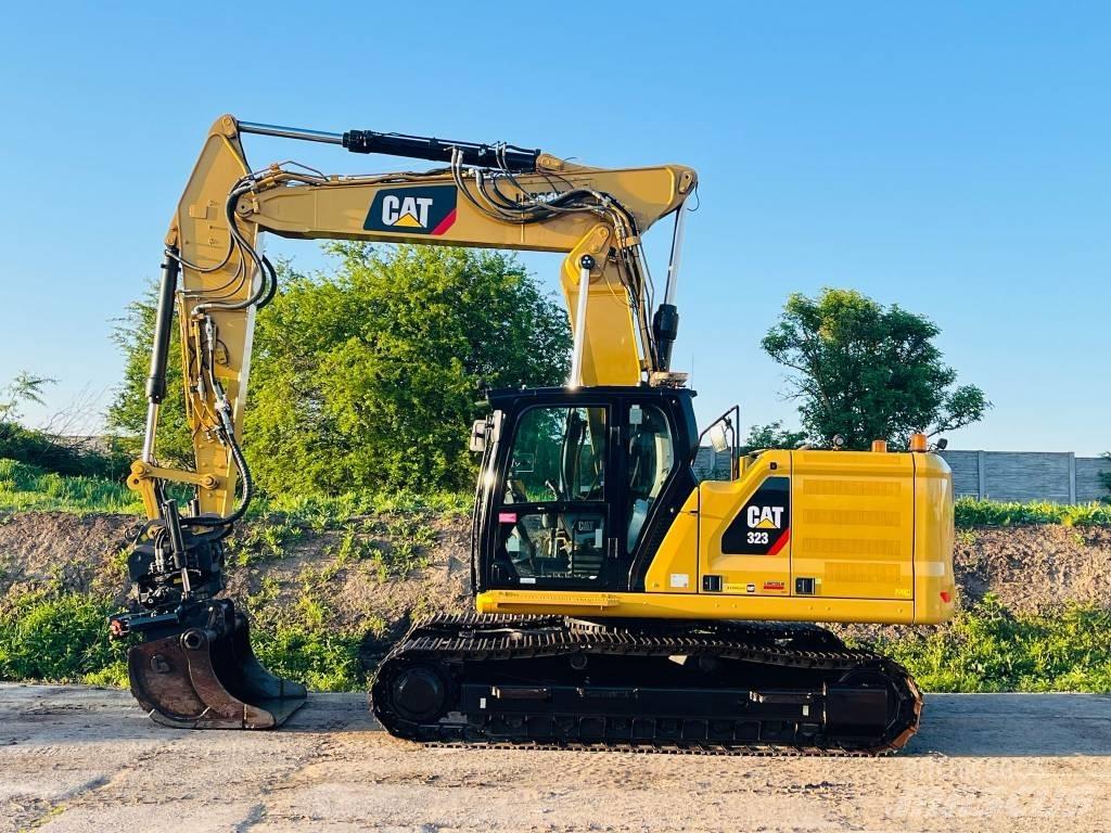 CAT 323 Pelle sur chenilles