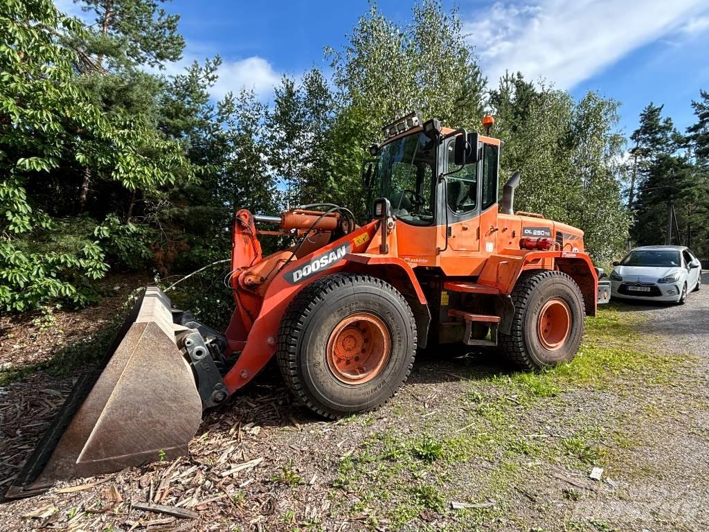 Doosan DL 250Z Chargeuse sur pneus
