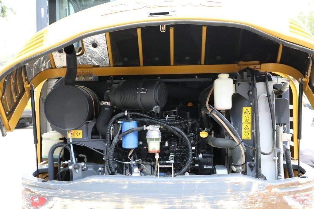 XCMG XE 60 DA Mini pelle < 7t