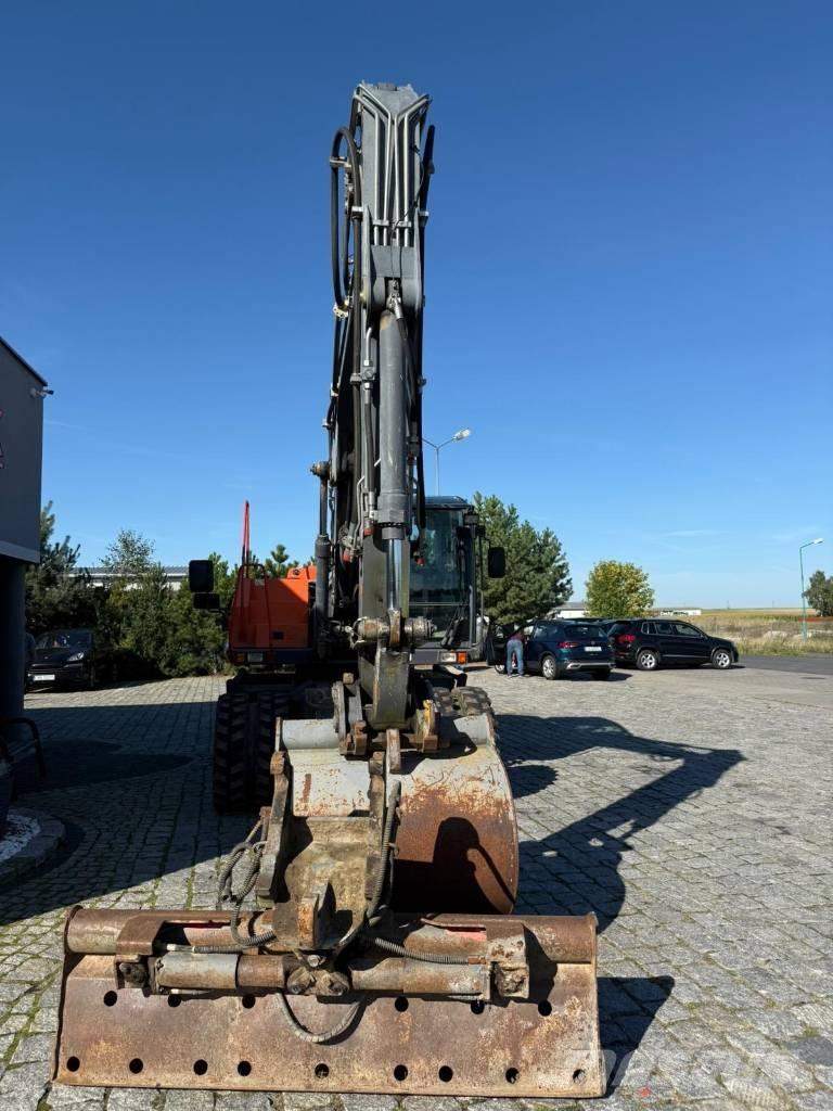 Atlas 150 W Pelle sur pneus