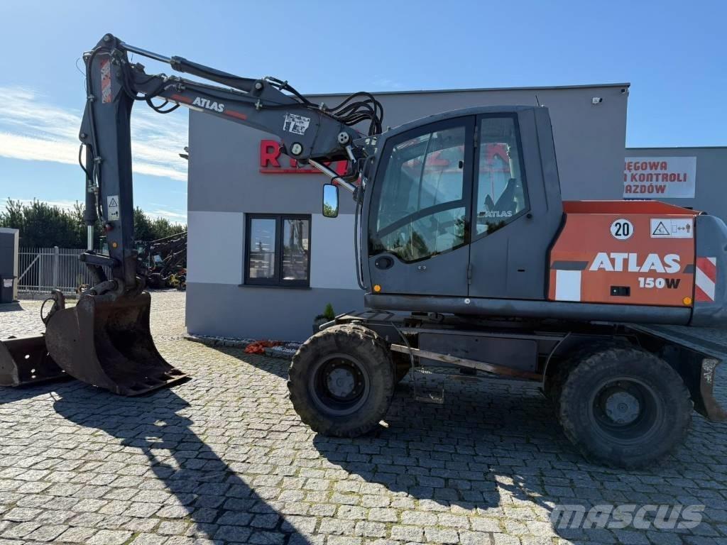 Atlas 150 W Pelle sur pneus