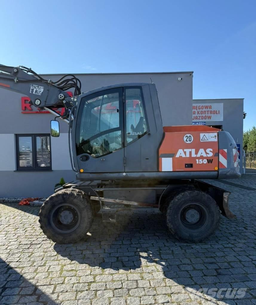 Atlas 150 W Pelle sur pneus