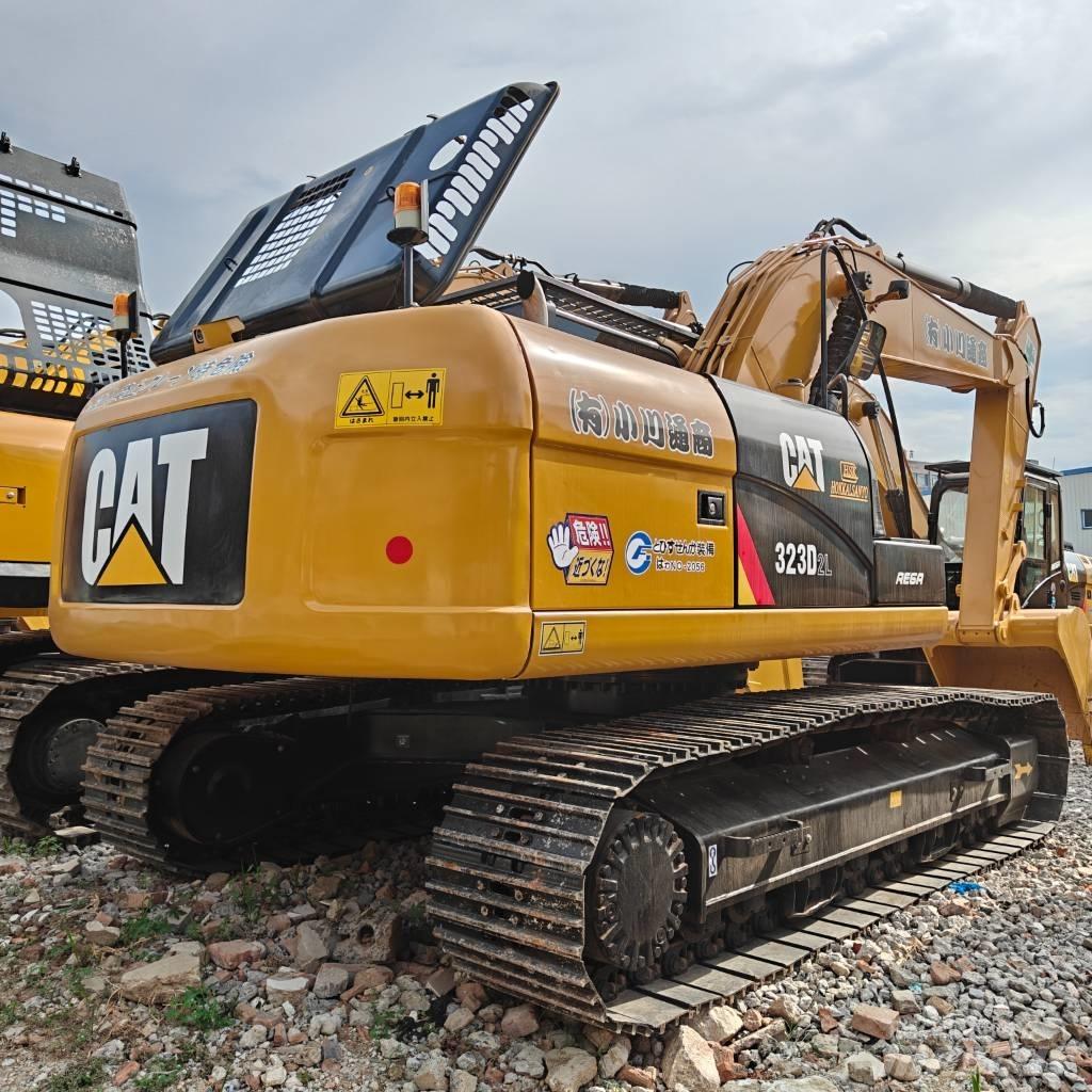 CAT 323 D L Pelle sur chenilles