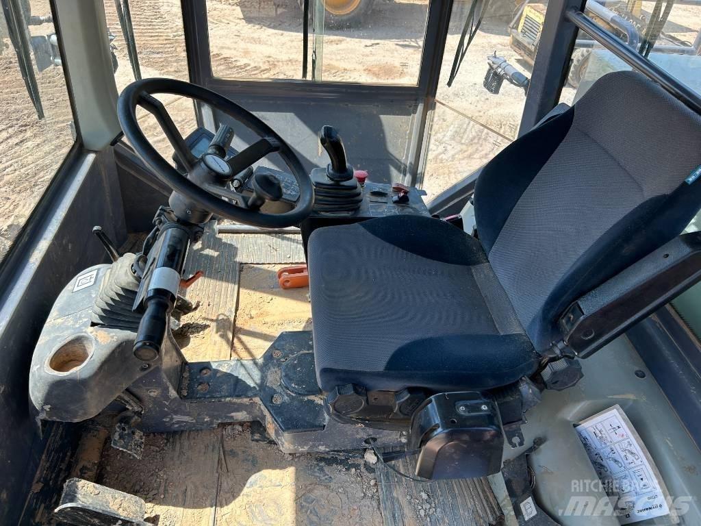 Dynapac CT 3000 Compacteur de sol