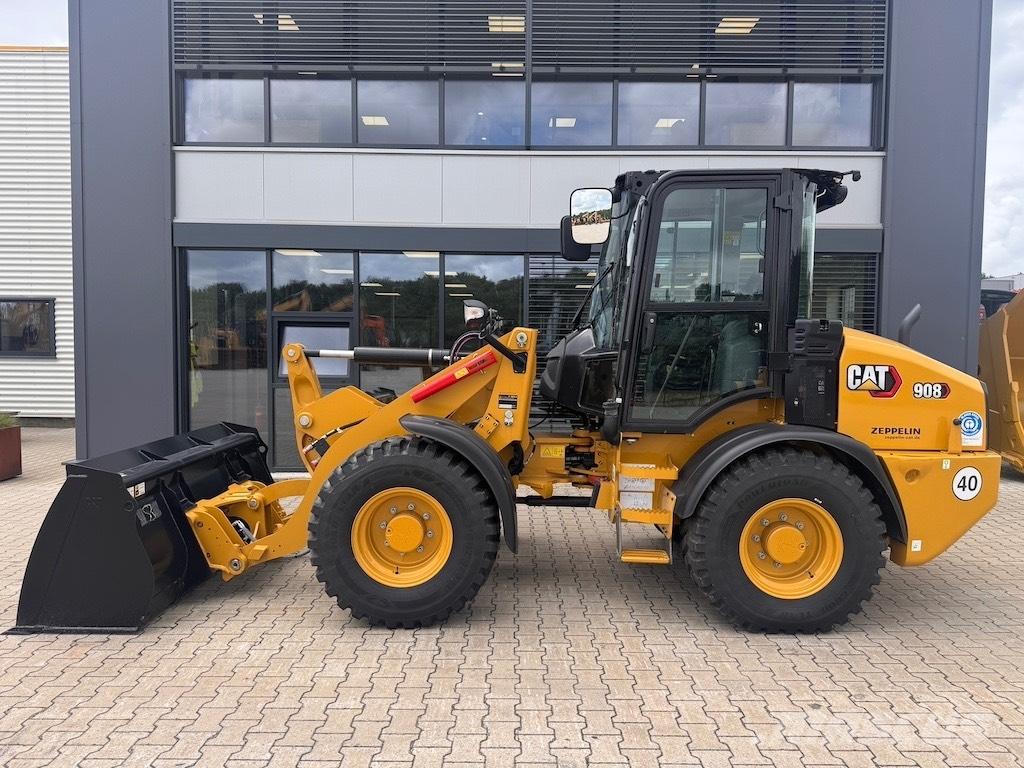 CAT 908 Chargeuse sur pneus