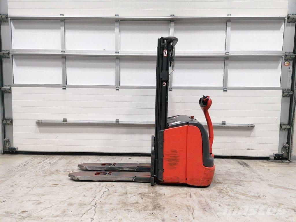 Linde L14 Gerbeur accompagnant
