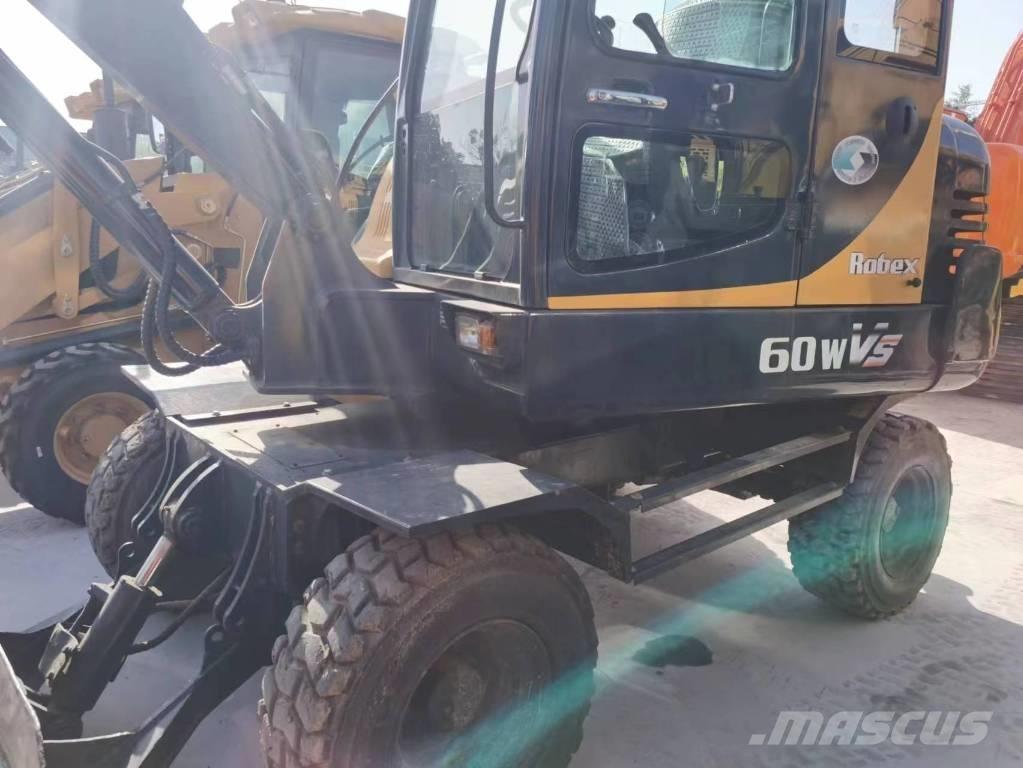 Hyundai Robex 60 W Pelle sur pneus