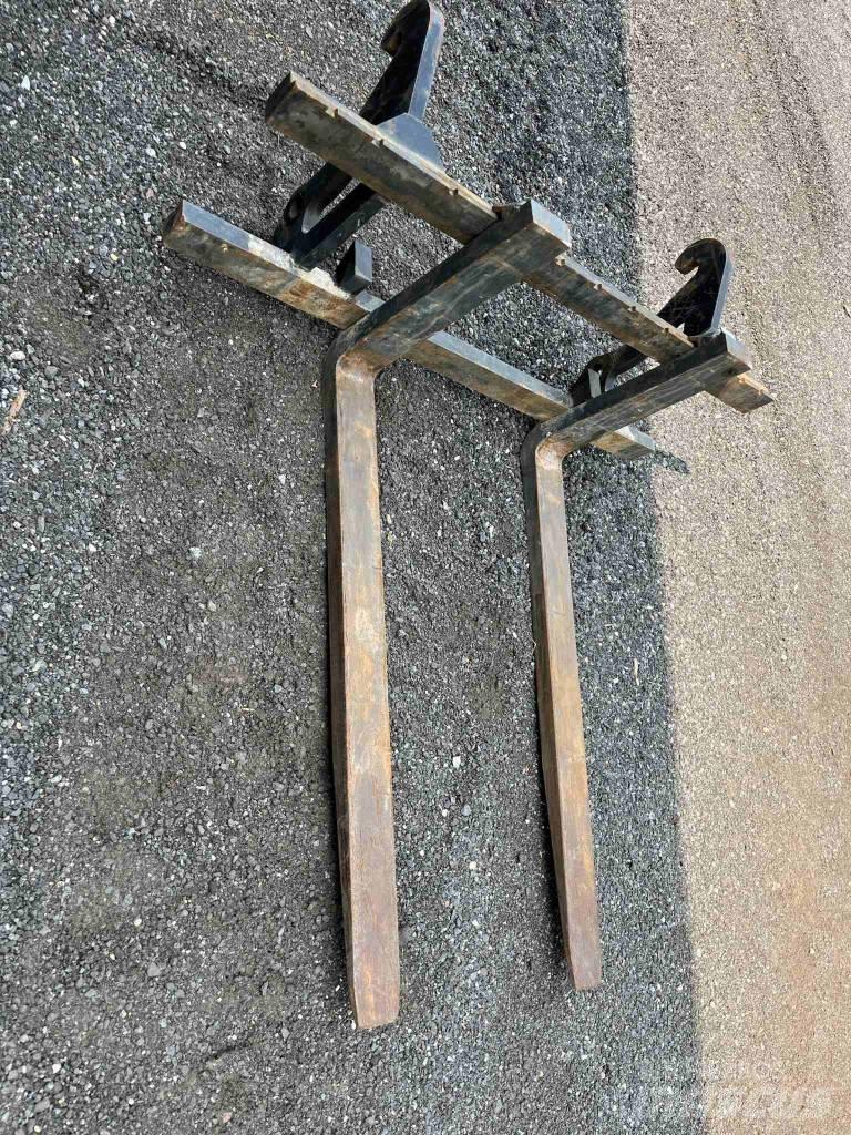 CAT 908M Chargeuse sur pneus