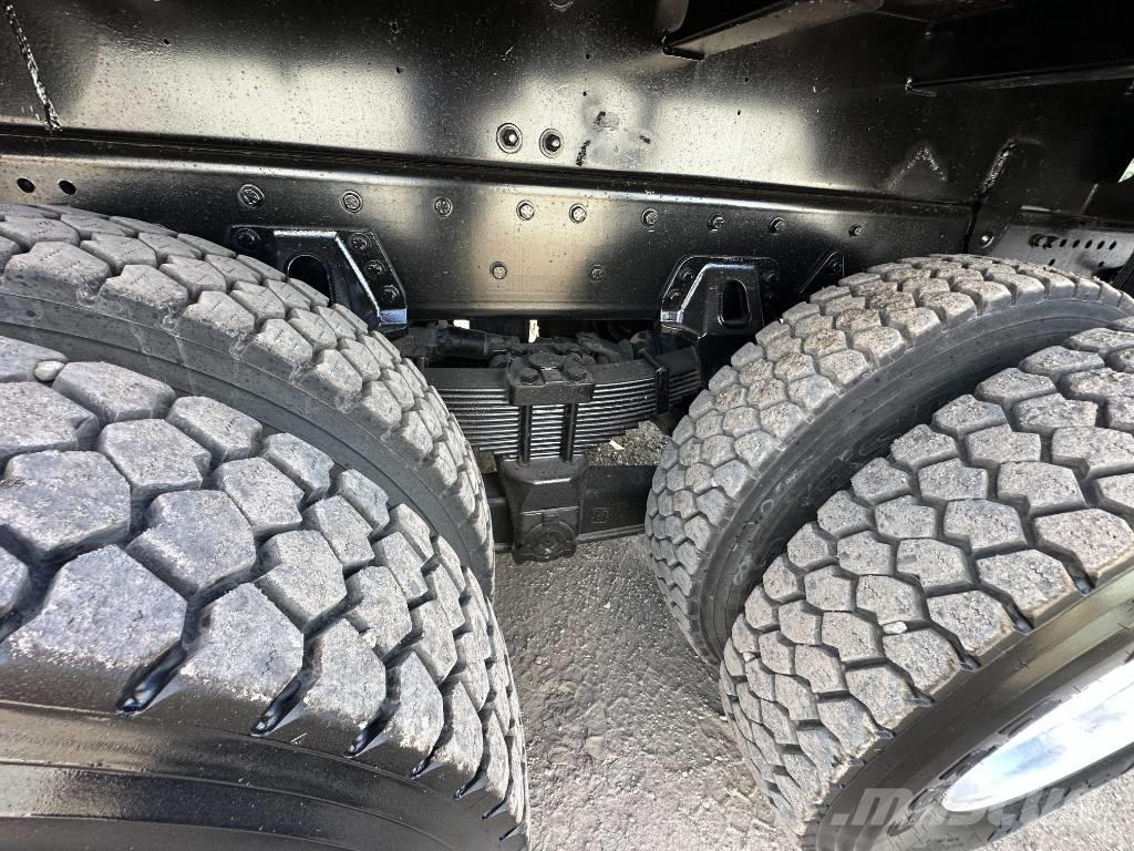 Freightliner 114 SD Camion aspirateur, Hydrocureur