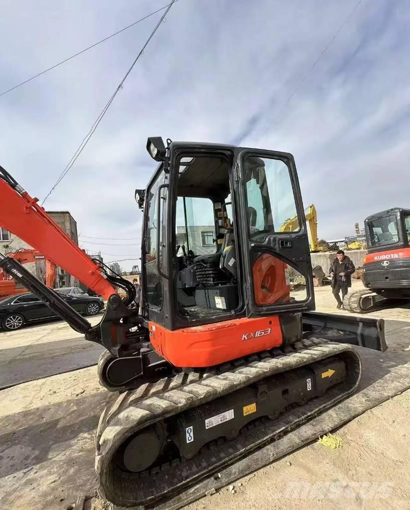 Kubota 163 Pelle sur chenilles
