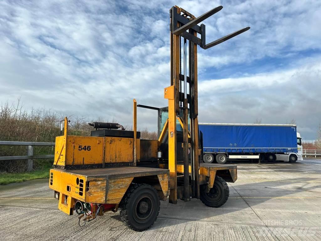 Boss 546 SIDE LOADER Chariot élévateur latéral