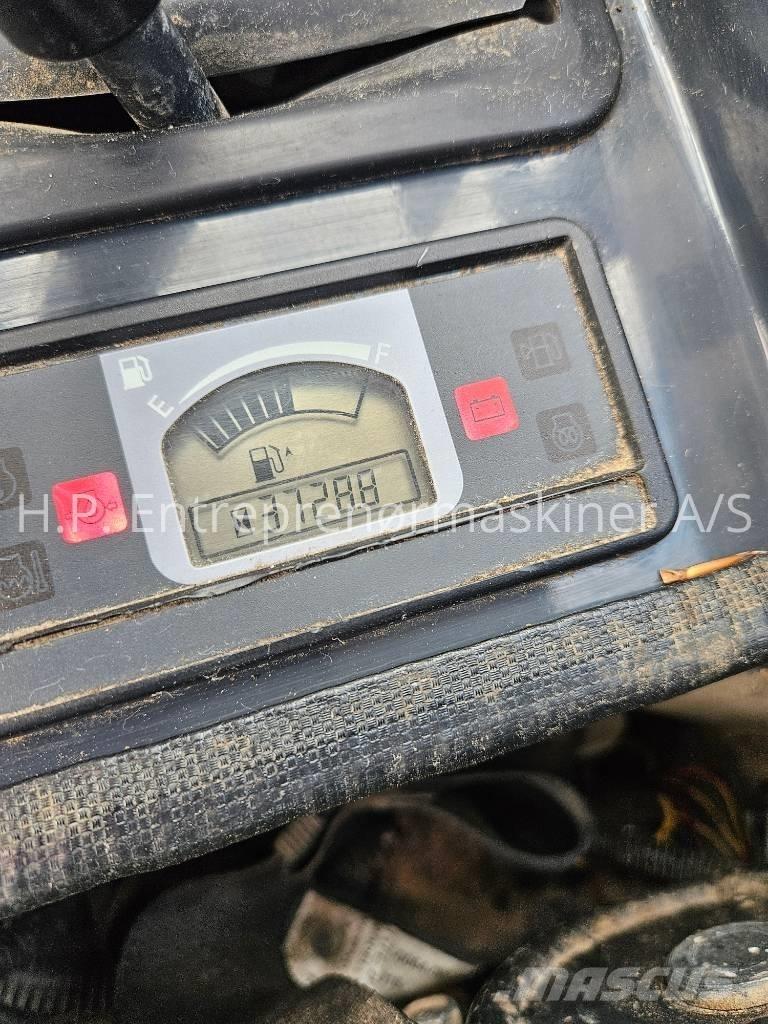 Hitachi ZX 26 U-6 CR Mini pelle < 7t