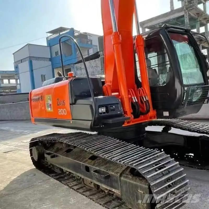 Hitachi ZX 200 Pelle sur chenilles
