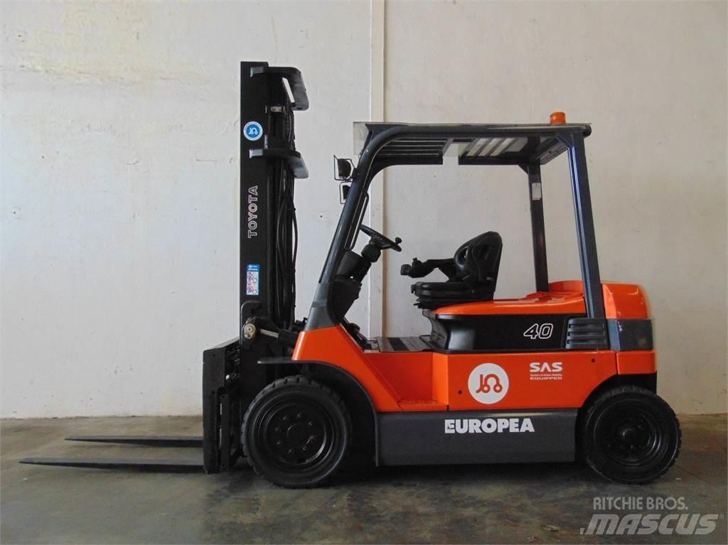 Toyota 7FBMF40 Chariots élévateurs électriques