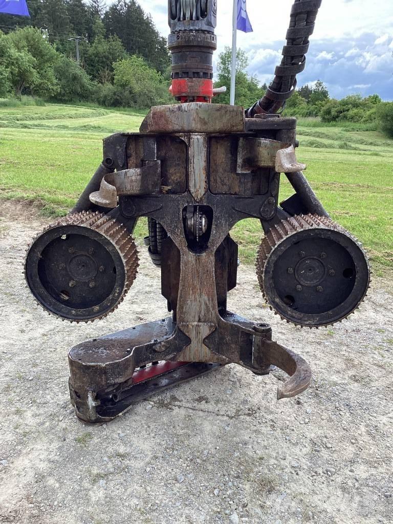 Komatsu S132 Ebrancheuses