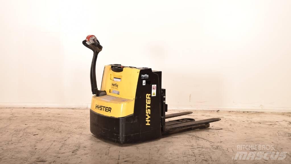 Hyster S2.4HBE Transpalette accompagnant