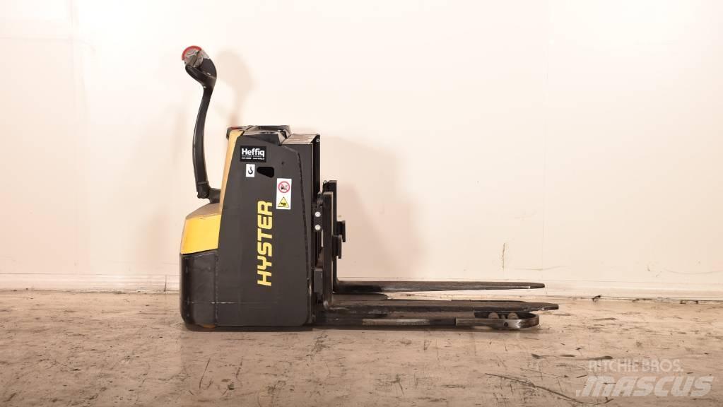 Hyster S2.4HBE Transpalette accompagnant