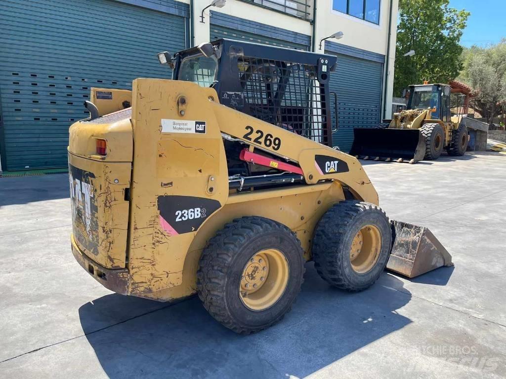 CAT 236 B Chargeuse compacte