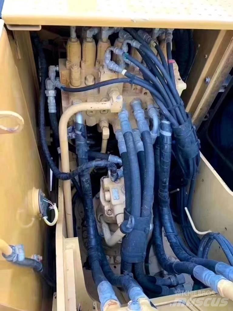 CAT 312 D Pelle sur chenilles