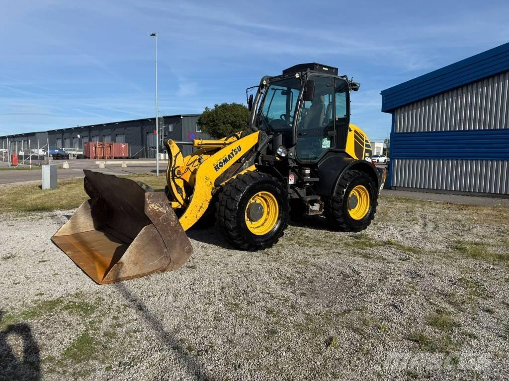 Komatsu WA 100M-7 Chargeuse sur pneus