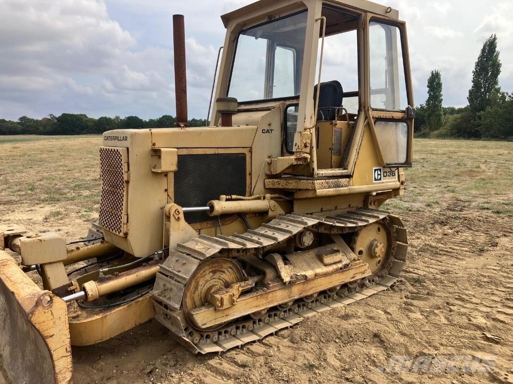 CAT D 3 B Bouteurs sur chenilles