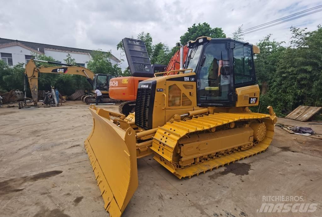 CAT D 5 K Bouteurs sur chenilles