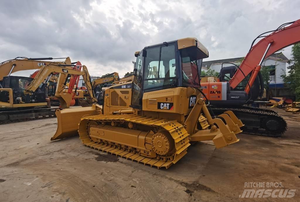 CAT D 5 K Bouteurs sur chenilles