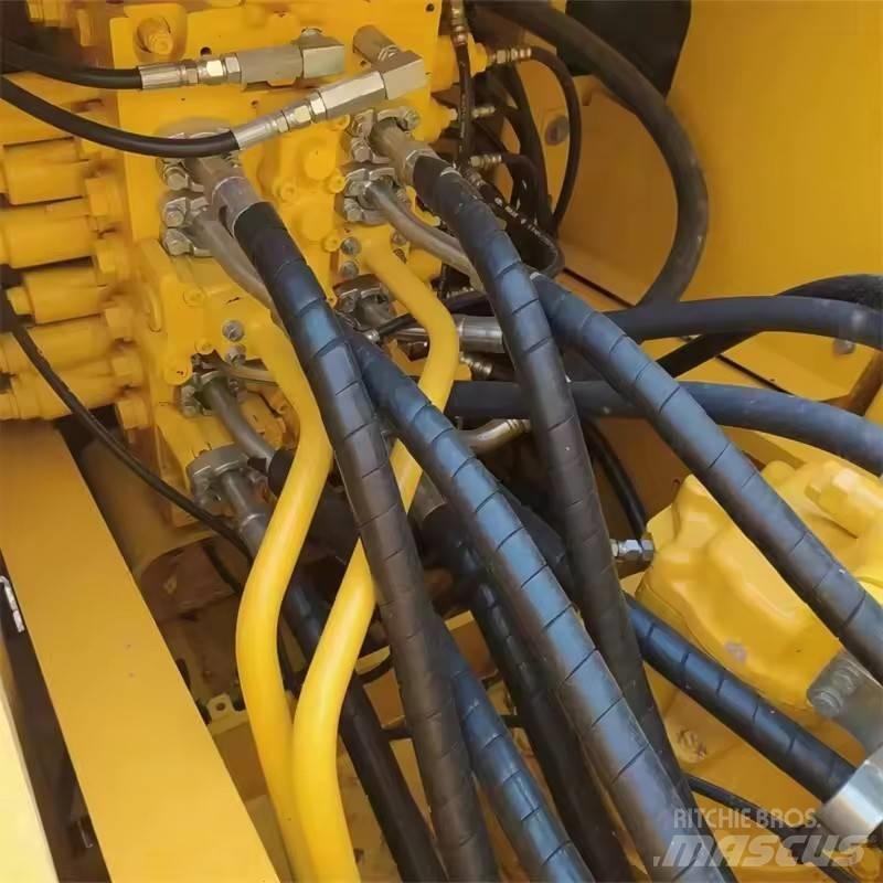Komatsu PC 200 Pelle sur chenilles