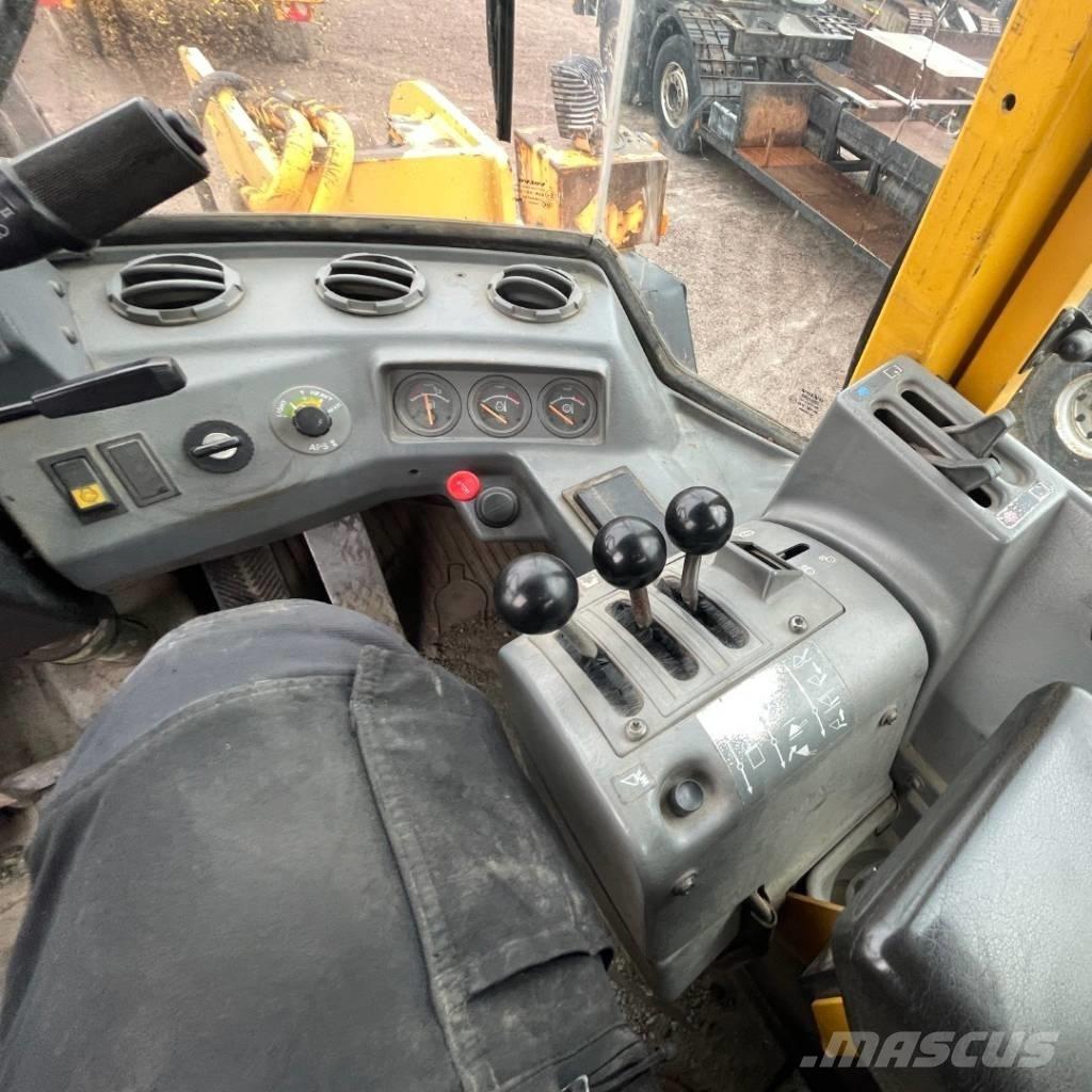 Volvo L 120 C Chargeuse sur pneus