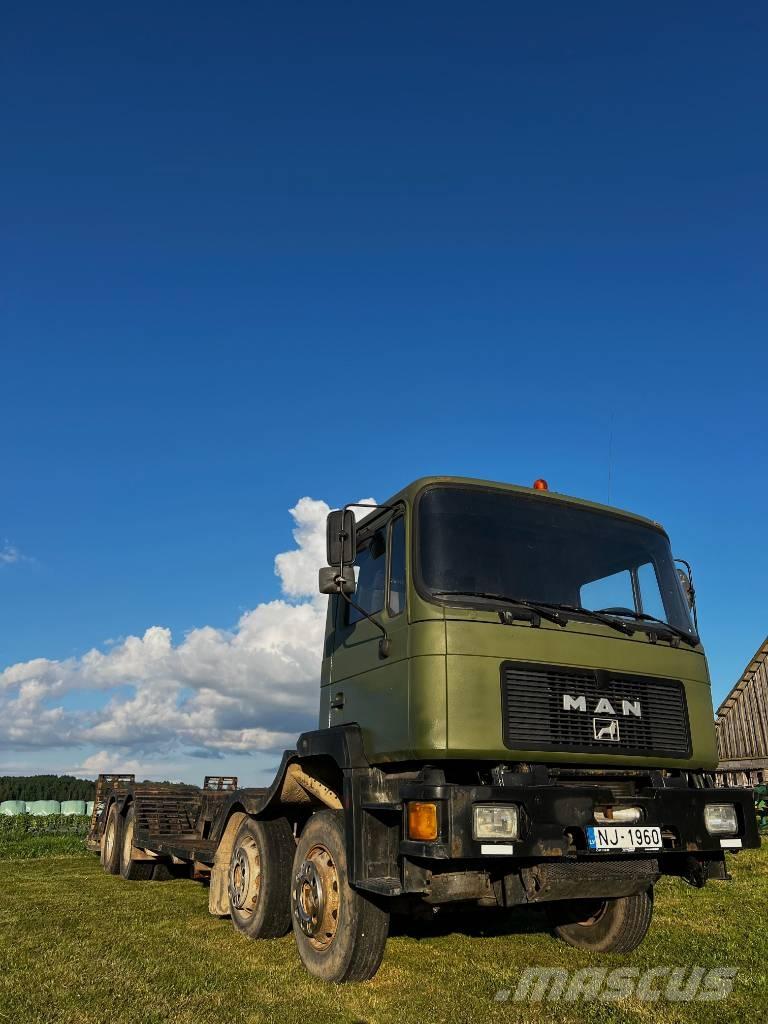 MAN 32.322 Camion grumier
