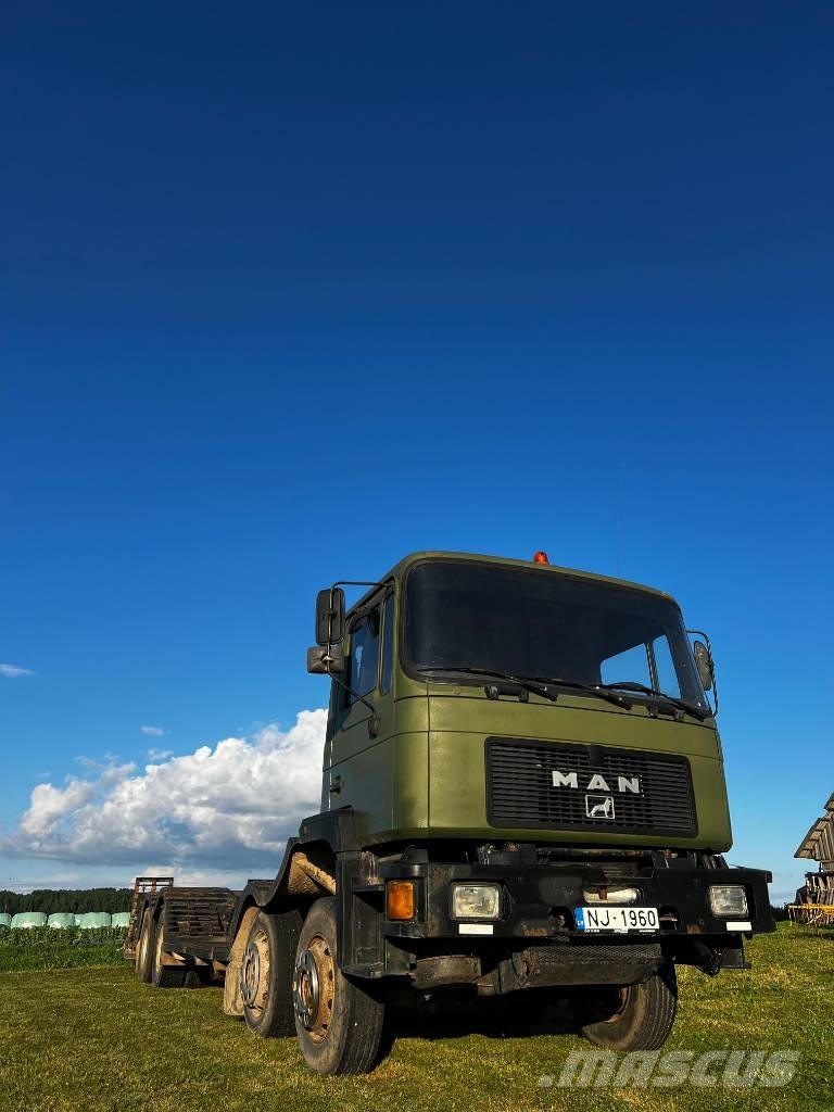 MAN 32.322 Camion grumier